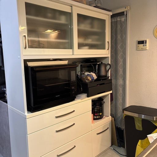 ニトリ　
食器棚