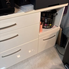 ニトリ　
食器棚の画像