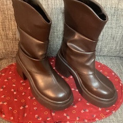 新品💖　タグ付き厚底ミディ丈ショートブーツの画像
