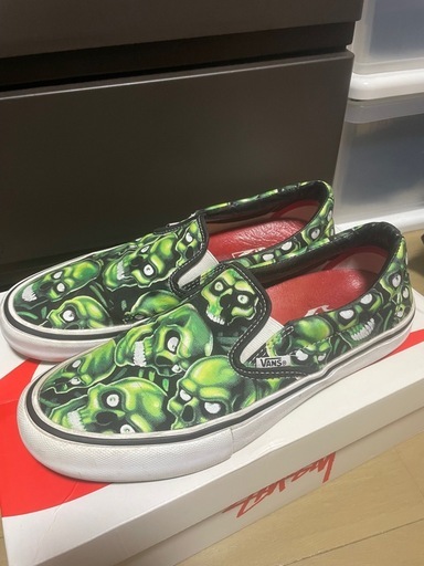 vans スリッポン　スカル柄