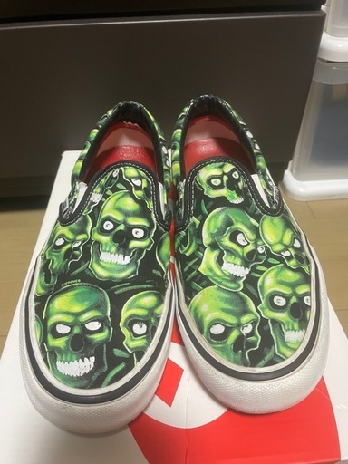 vans スリッポン　スカル柄