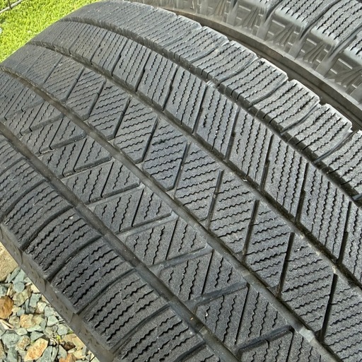205/60R16ブリヂストン ブリザック VRX3スタッドレスタイヤ4本ヴォクシー ノア ジューク エスクァイア ステップワゴンほか