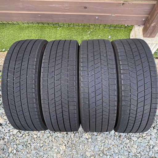205/60R16ブリヂストン ブリザック VRX3スタッドレスタイヤ4本ヴォクシー ノア ジューク エスクァイア ステップワゴンほか他