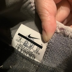 NIKE ナイキ　スニーカー　23cm  レディース　グレーの画像