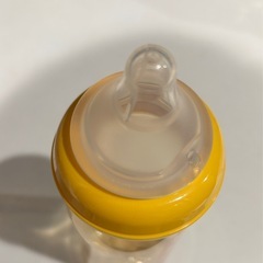 【たぶん未使用】pigeon プラスチック哺乳瓶240ml 160mlの画像