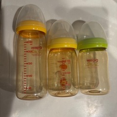 【たぶん未使用】pigeon プラスチック哺乳瓶240ml 160mlの画像