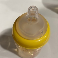【たぶん未使用】pigeon プラスチック哺乳瓶240ml 160mlの画像