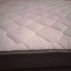 未使用　ラシク　快適 3ゾーン ポケットコイル マットレス セミダブル  の画像