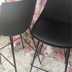 美品　カウターチェア　バーチェア　椅子　2つの画像