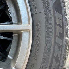 日産ニッサンセレナC27に使用 スタッドレスタイヤ ブリヂストンブリザックスVRX3 タイヤホイールセット195/65R15 中古４本セット2024年製の画像