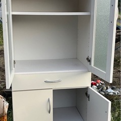 食器棚の画像
