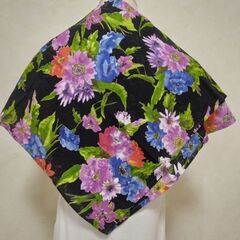 ストール　ブラック×花の画像