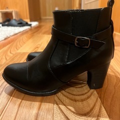 ショートブーツの画像