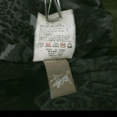 STUSSYダウンの画像