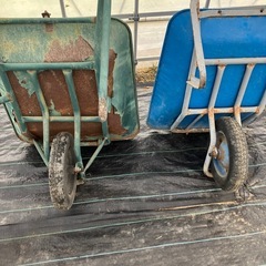 一輪車２台の画像