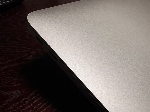 Apple ノートパソコン MacBookPro 2017年モデルぱそこん?