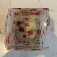 花柄の小物入れの画像