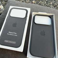 11月1日(土)までの引取限定【超美品、箱付き】Apple純正 iPhone 17 Pro用MagSafe対応TechWoven Case（テックウーブンケース）ブラック　本体の白汚れもなしの画像
