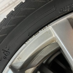 スタッドレスタイヤ　カムリ　クラウン　新型ノア　ヴォクシーの画像