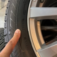 スタッドレスタイヤ　カムリ　クラウン　新型ノア　ヴォクシーの画像