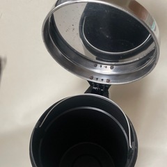 足踏み ペダル式 ダストボックス ゴミ箱 ごみ箱 蓋付き クロームカラー 中古品  の画像