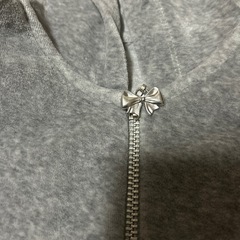 LAPIN HOUSEグレー 花柄刺繍 フード付きパーカー120センチの画像