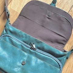 ショルダーバッグ ポケットたくさんの画像