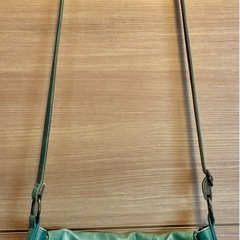 ショルダーバッグ ポケットたくさんの画像