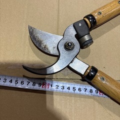 植木用長枝剪定はさみ
の画像