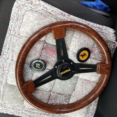 ウッドのステアリングの画像