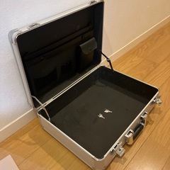 アルミケースの画像