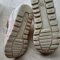 サイズ18　ピンク　ニューバランス　子供靴の画像