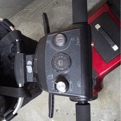 アクティブシニア向けの折畳 電動セニアカー シニアカー・鍵付き・コンパクト・安定・可愛い ♡ おしゃれなかご取り外し・トランクに入る・買物に便利の画像