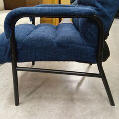 【ジ603】ニトリ　肘付きパイプ高座椅子　（リクライニング可能）の画像