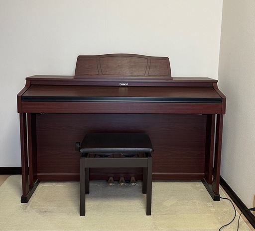 【受け渡し者様決まりました】ローランド　HP205-GP　電子ピアノ　椅子付き　中古