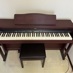 【受け渡し者様決まりました】ローランド　HP205-GP　電子ピアノ　椅子付き　中古の画像