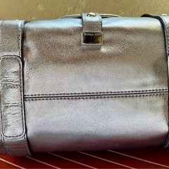 マイケルコース シルバーバッグの画像