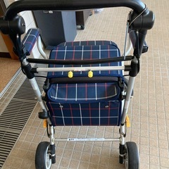 高齢者用シルバーカーです。の画像