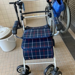 高齢者用シルバーカーです。の画像