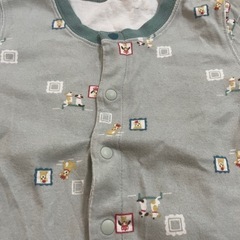 80 ユニクロ　ロンパース　犬柄の画像