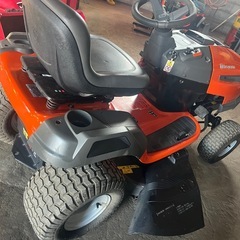 ハスクバーナ　LTH154 Husqvarna ガソリンエンジン　乗用草刈機　芝刈機　乗用芝刈り機　中古品　配送可　現状渡し　引き取り限定の画像