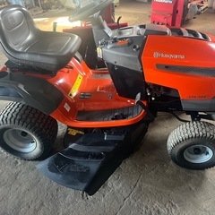 ハスクバーナ　LTH154 Husqvarna ガソリンエンジン　乗用草刈機　芝刈機　乗用芝刈り機　中古品　配送可　現状渡し　引き取り限定の画像