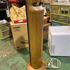 IRIS OHYAMA タワー型扇風機 TWF-C71M ブラックの画像