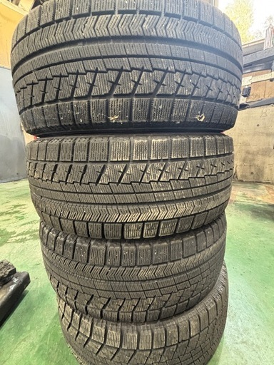 お話中　値下げしました‼️ 早い者勝ち　ブリヂストン　17インチ　スタッドレス　225/55R17