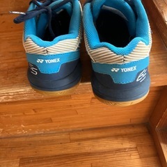 バドミントンシューズの画像