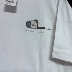 カウズ　ユニクロ　コラボ　Tシャツの画像