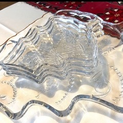 ！取りに来てくれる方！❄︎Xmasパーティーに❄︎【2回使用】ツリー型　ガラス皿（大1枚　小3枚セット）の画像