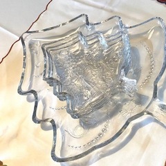 ！取りに来てくれる方！❄︎Xmasパーティーに❄︎【2回使用】ツリー型　ガラス皿（大1枚　小3枚セット）の画像