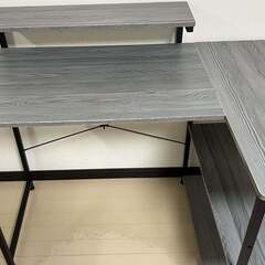 字型デスクの画像