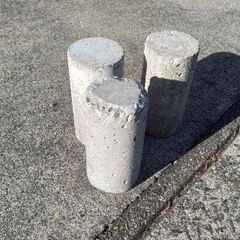 コンクリート　円柱ブロック９個　ガーデニングの画像